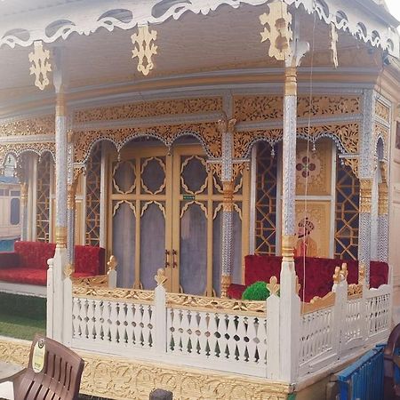 Heritage Geneva House Boat Srīnagar المظهر الخارجي الصورة