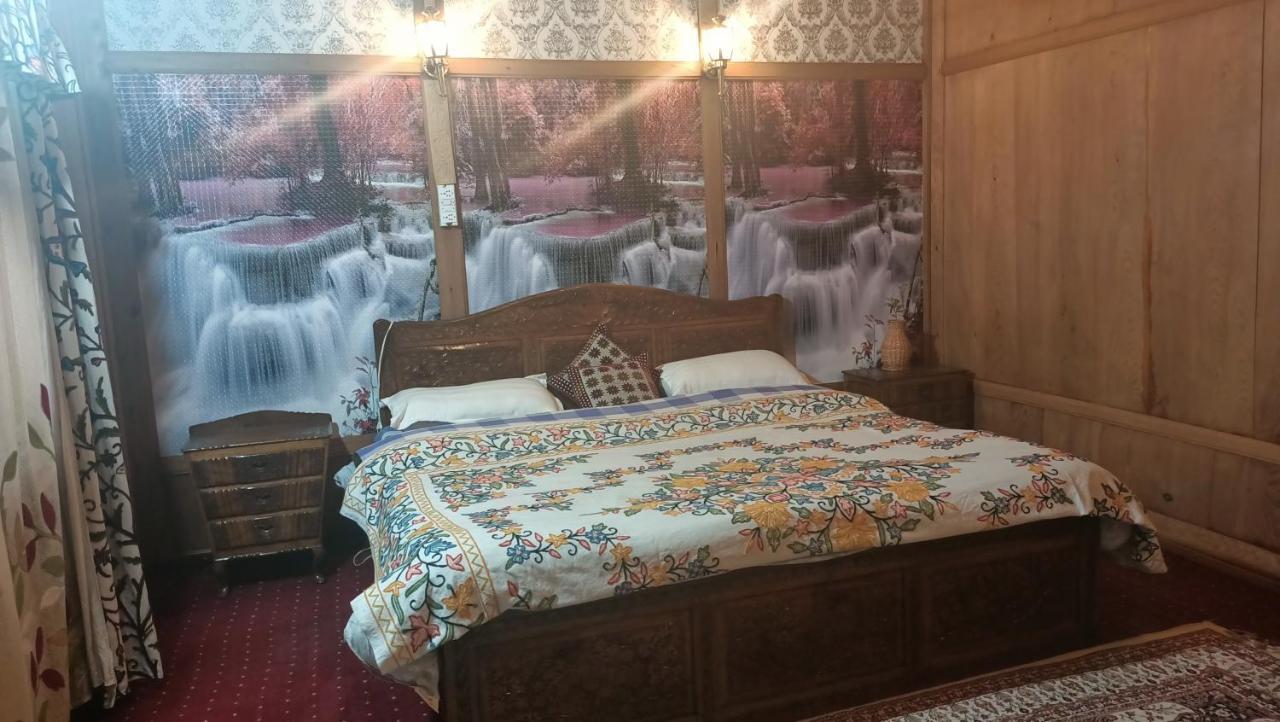 Heritage Geneva House Boat Srīnagar المظهر الخارجي الصورة