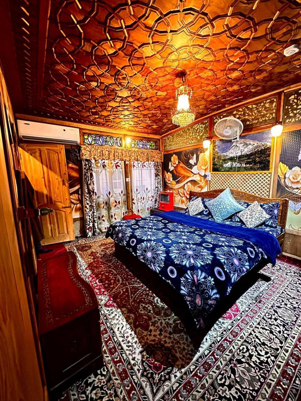 Heritage Geneva House Boat Srīnagar المظهر الخارجي الصورة