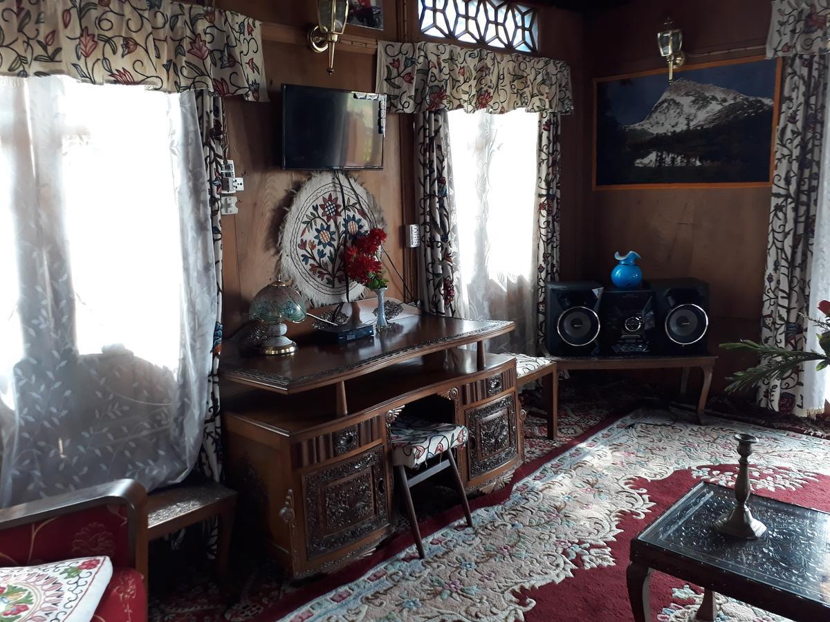 Heritage Geneva House Boat Srīnagar المظهر الخارجي الصورة