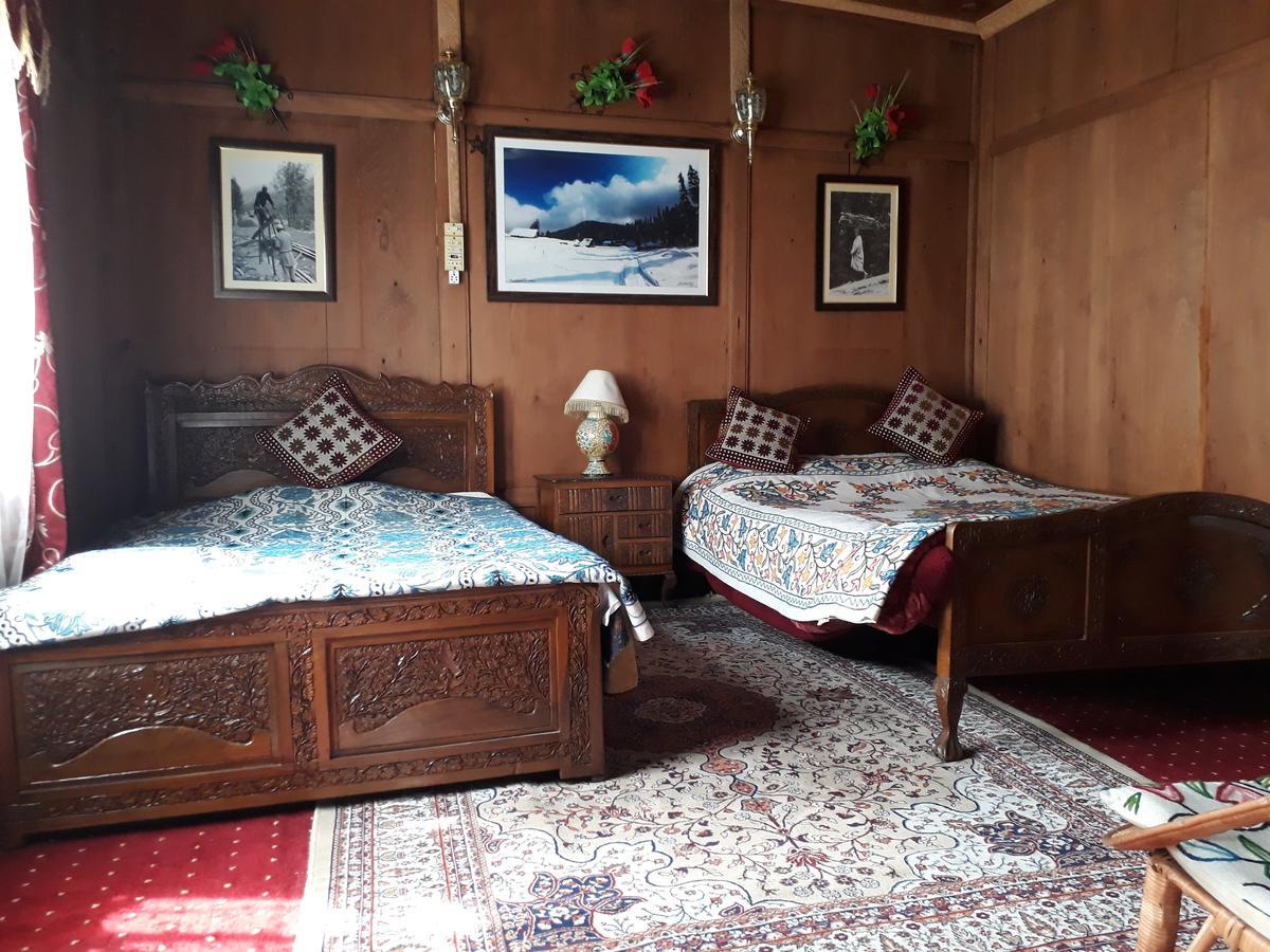 Heritage Geneva House Boat Srīnagar المظهر الخارجي الصورة