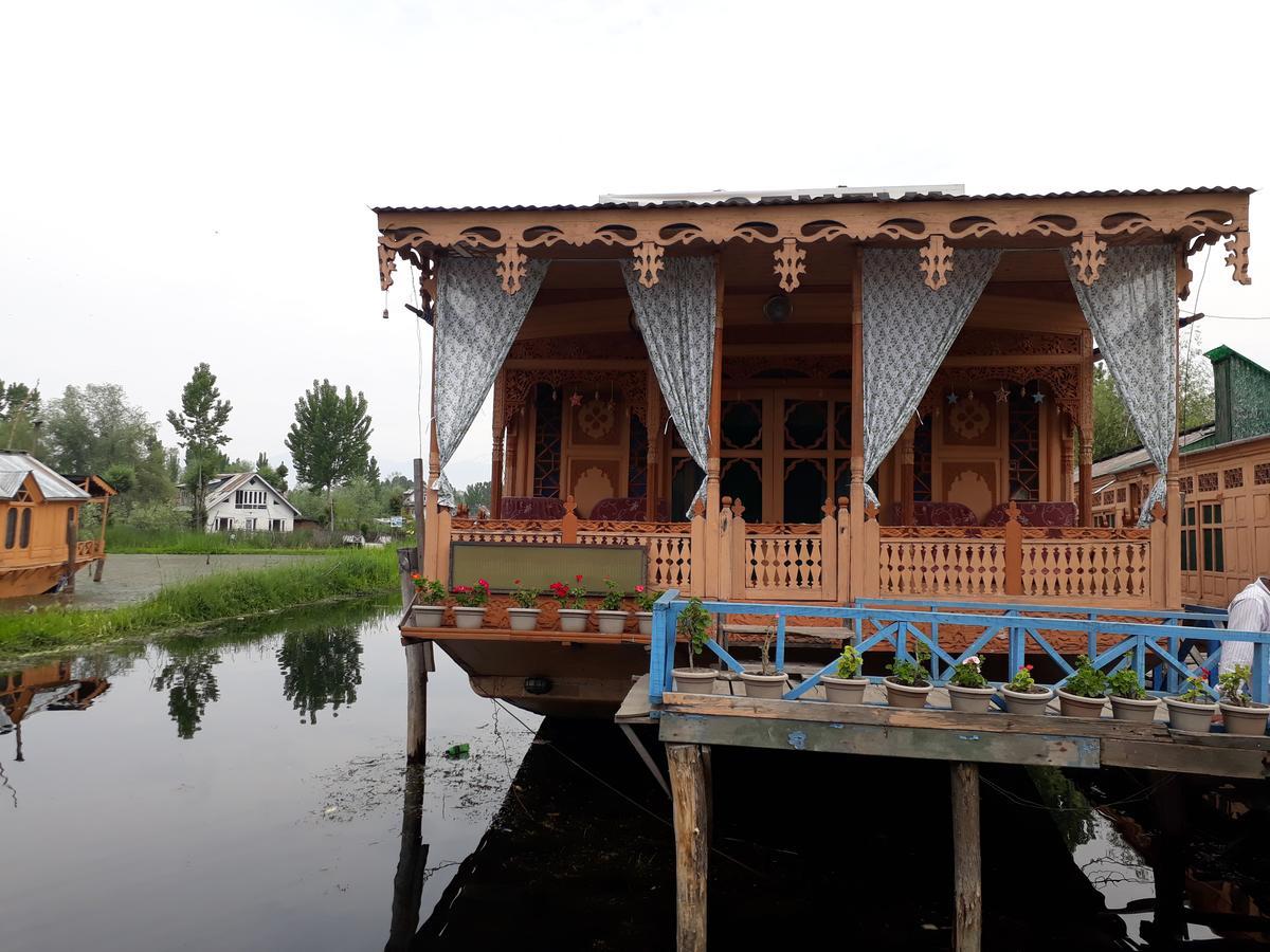 Heritage Geneva House Boat Srīnagar المظهر الخارجي الصورة