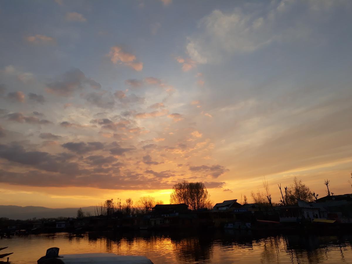 Heritage Geneva House Boat Srīnagar المظهر الخارجي الصورة