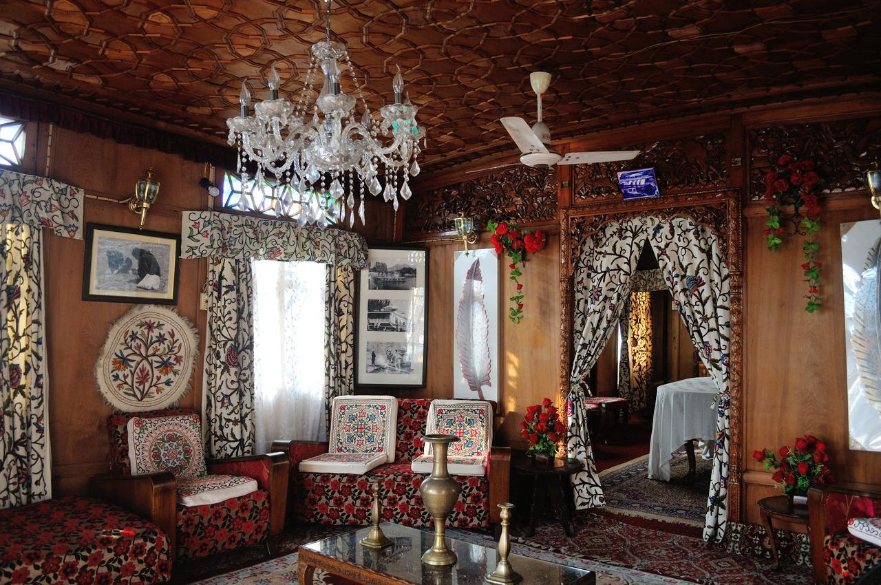 Heritage Geneva House Boat Srīnagar المظهر الخارجي الصورة