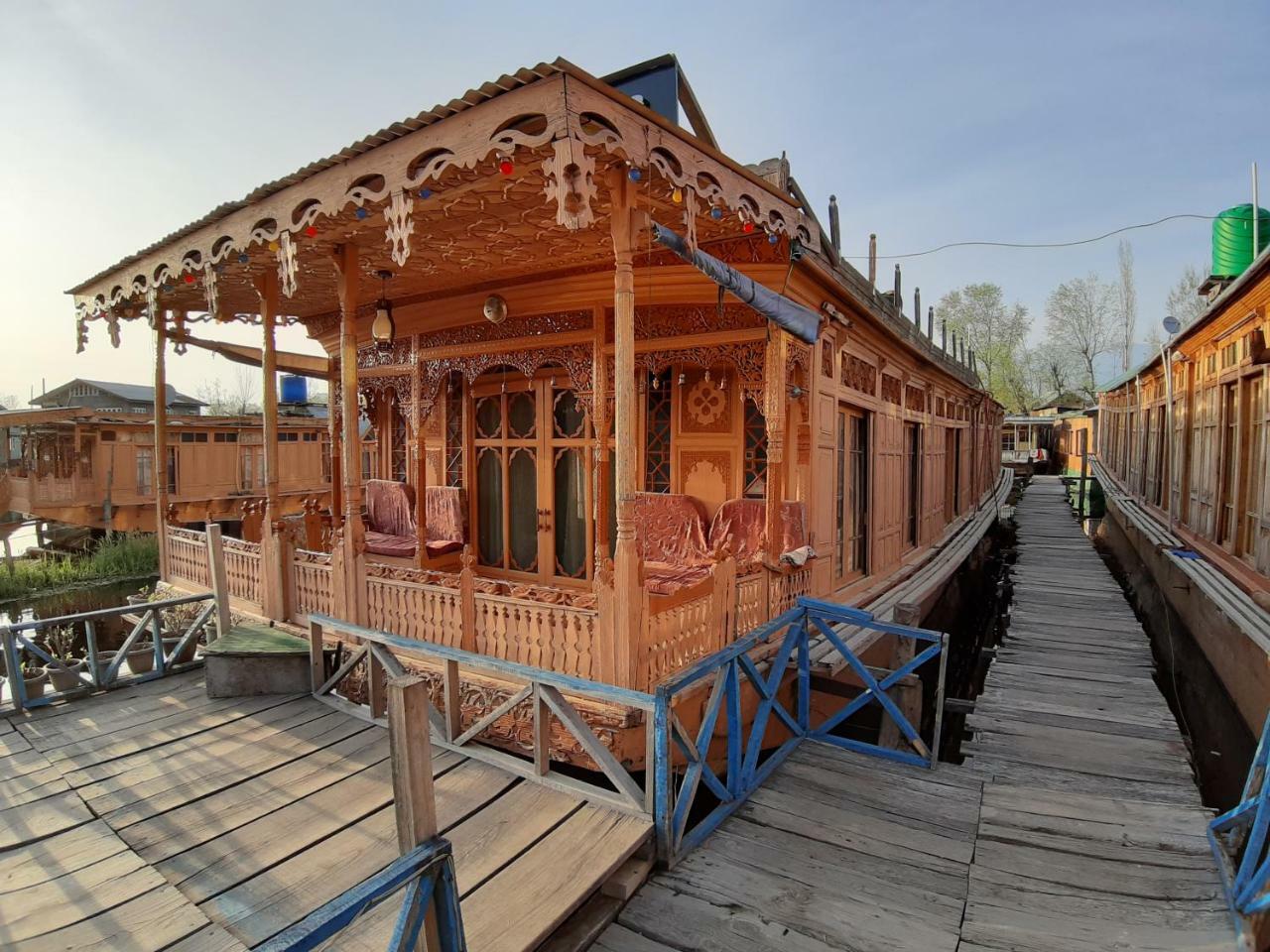 Heritage Geneva House Boat Srīnagar المظهر الخارجي الصورة