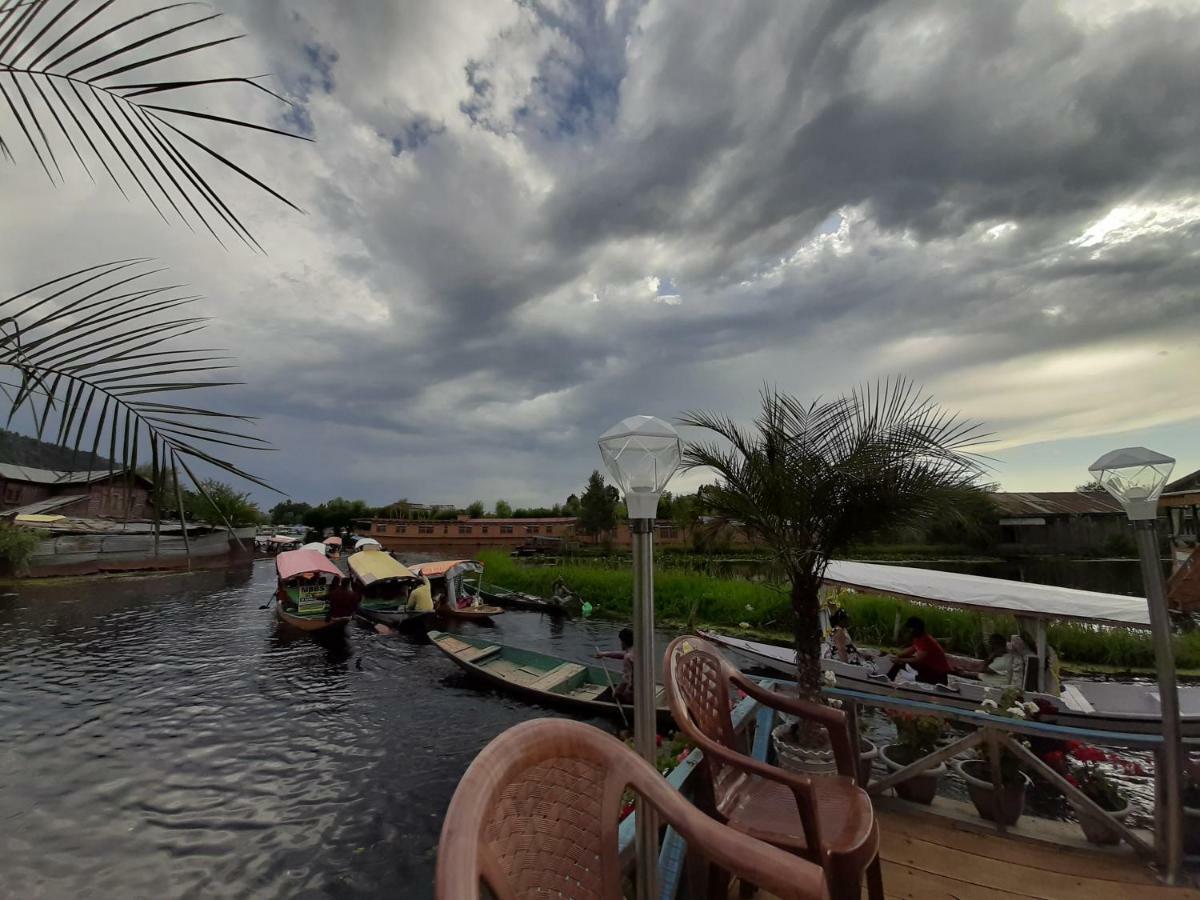 Heritage Geneva House Boat Srīnagar المظهر الخارجي الصورة